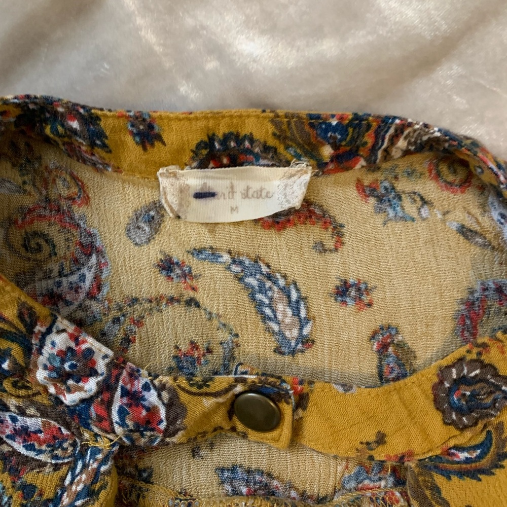 D O N A T E D Altar’d State Bohemian Paisley Mustard shirt EUC GS B58 - Picture 4 of 7